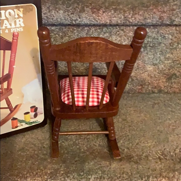 Pin Cushion Chair “No Pins” - Picture 5 of 7